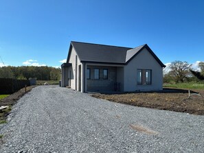 Exterior - Modern Rural Ireland Retreat – Spacious & Peaceful Countryside Escape. (Derryadd)