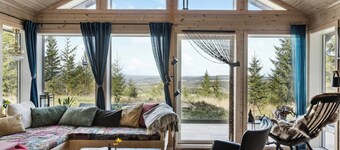 Family cabin with views over Hadeland