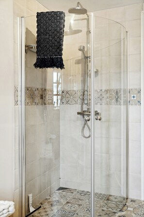Bathroom - Find inner silence in the old grain loft (Fejø)