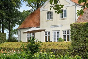 Exterior - Find inner silence in the old grain loft (Fejø)