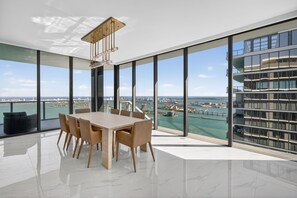 Dining - Waterfront Opulent Sky Penthouse - Aria Reserve (Miami)