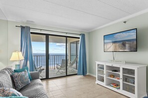 Living area - Ocean-front Condo in North OC - just a few blocks from Fenwick Island! (Ocean City)