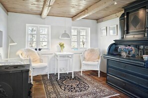 Interior - Restored farmhouse near Kattegat with large garden (Hadsund)