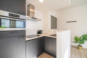 Apartment | Private kitchen - City Hideaway With Terrace in Antwerp (Antwerp)