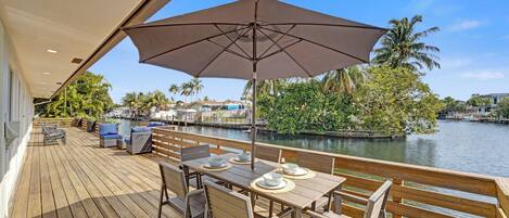 Outdoor dining