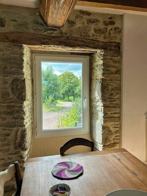 Dining - Family home in the Alpes Mancelles (Moulins-le-Carbonnel)