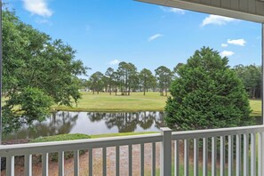 Property grounds - Sunset Beach Retreat (Sunset Beach)