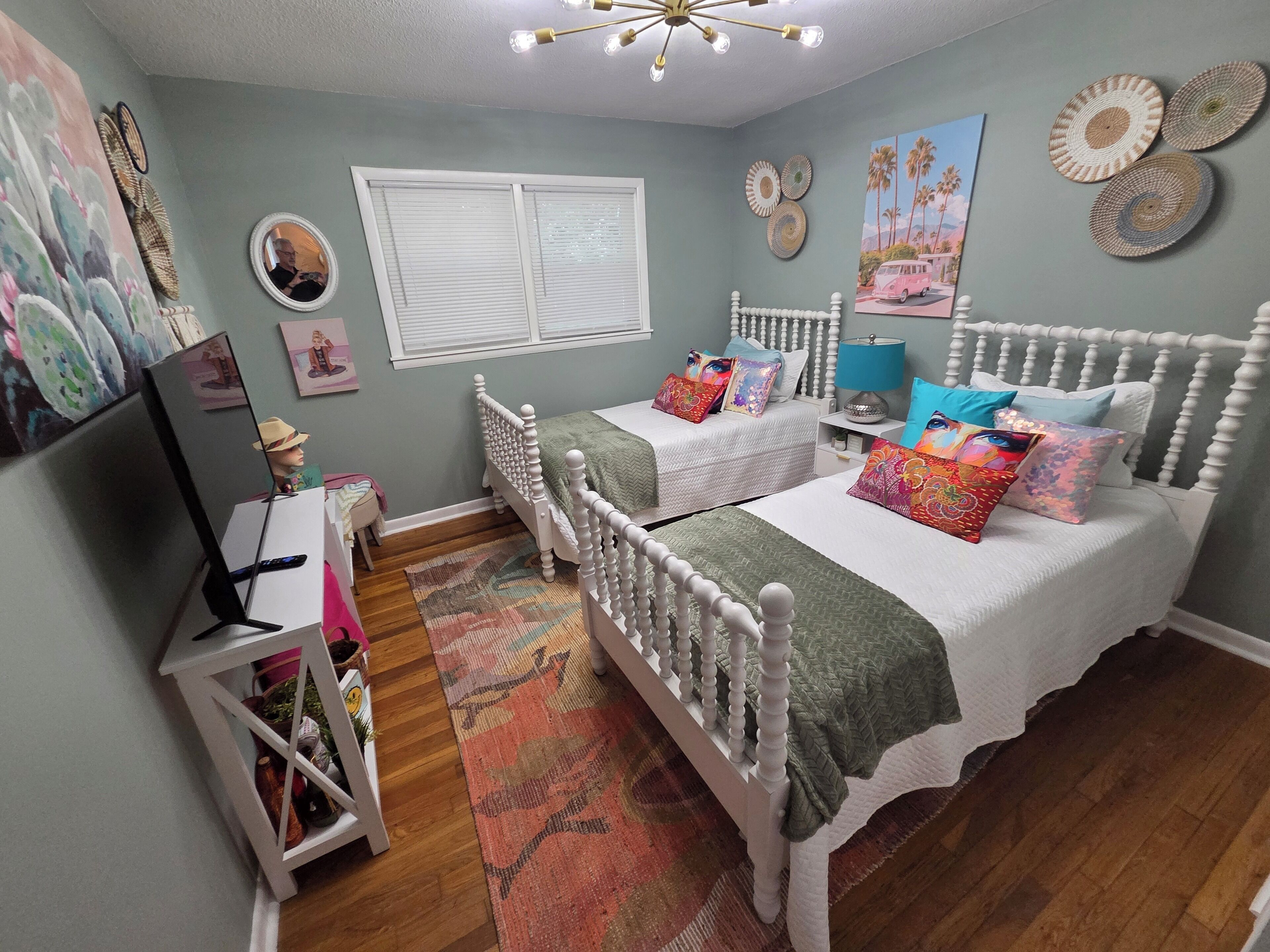 4 bedrooms, iron/ironing board, Internet, bed sheets