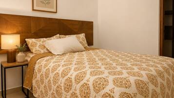1 bedroom, iron/ironing board, Internet, bed sheets