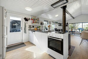 Microwave, oven, dishwasher, coffee/tea maker - Idyllic gem on Als Odde with activities (Hadsund)
