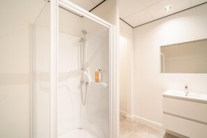 Apartment | Bathroom - Cozy Antwerp City Apartment for 5 (Antwerp)
