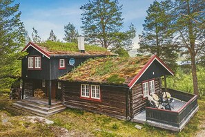 Exterior - Cabin with a beautiful view over Lake Siksjøen (Tufsingdalen)
