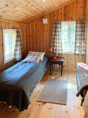 Room - Cabin with a beautiful view over Lake Siksjøen (Tufsingdalen)