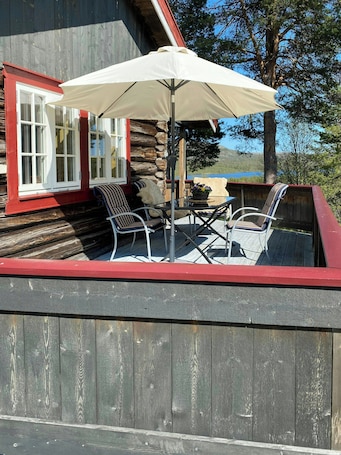 Property grounds. Cabin with a beautiful view over Lake Siksjøen