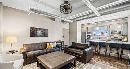 Cozy 1-bedroom apartment right on the Pueblo Riverwalk
