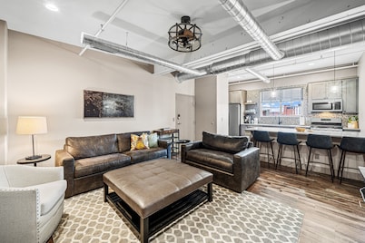 Cozy 1-bedroom apartment right on the Pueblo Riverwalk