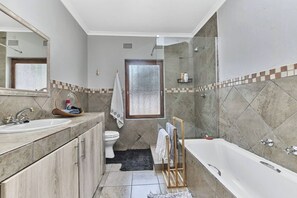 Apartment, 1 Bedroom, Patio | Bathroom - The Cozy 1 Bedroom Apartment (Johannesburg)