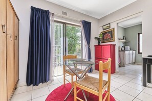 Apartment, 1 Bedroom, Patio | Dining - The Cozy 1 Bedroom Apartment (Johannesburg)
