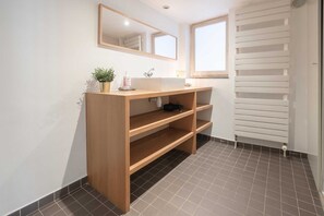Apartment | Bathroom - Spacious 11-person Stay in Antwerp (Antwerp)