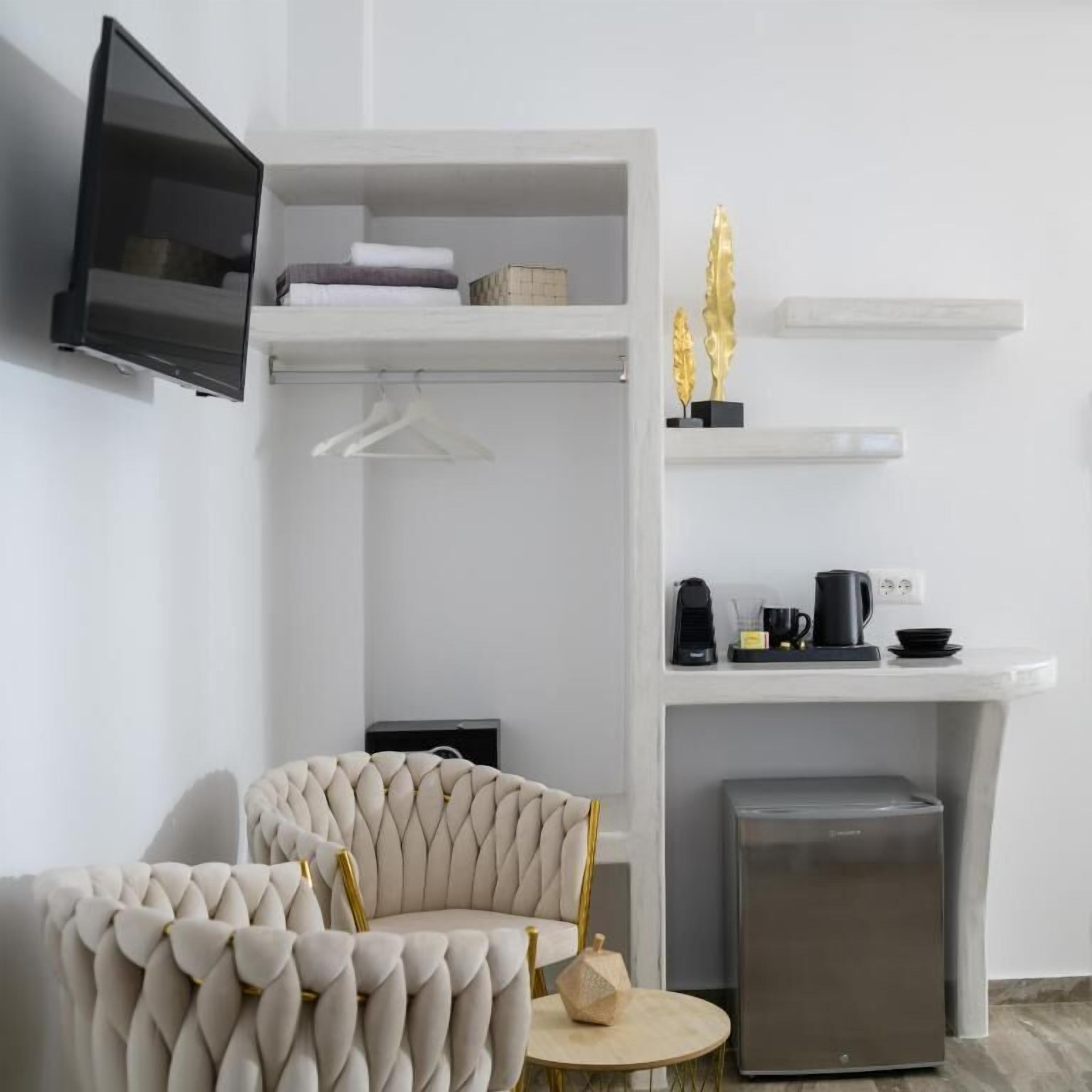 Suite classique, balcon, vue sur la mer | Intérieur