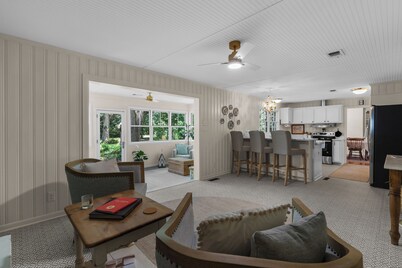The Cleverdon Cottage- Historic Magnolia Springs Retreat- 4 bedroom, 2.5 bath