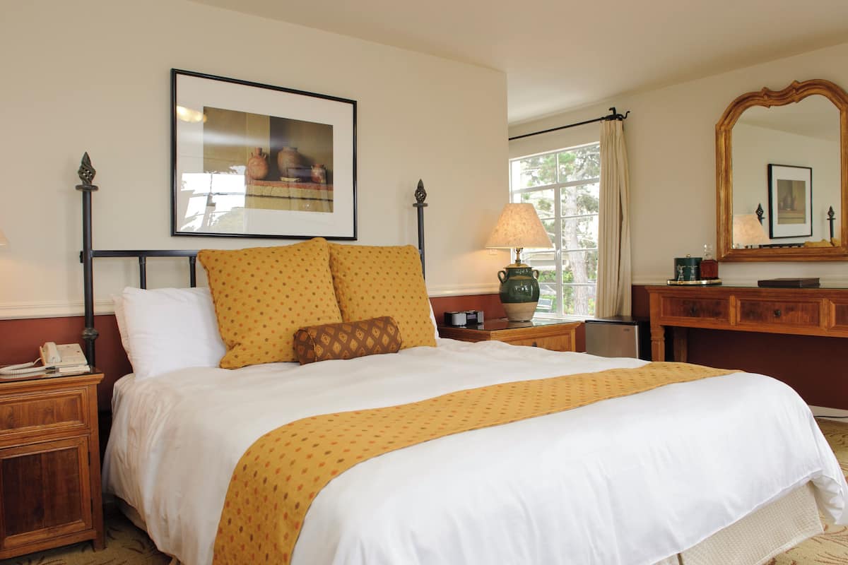 Studio, 1 King Bed, Ocean View