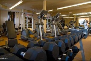 Fitness facility - Gated Community 2 Bedroom Condo + Excellent Amenities 30 days + Surprise AZ (Surprise)