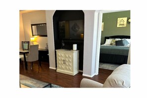 Iron/ironing board, WiFi, bed sheets, wheelchair access - Gated Community 2 Bedroom Condo + Excellent Amenities 30 days + Surprise AZ (Surprise)