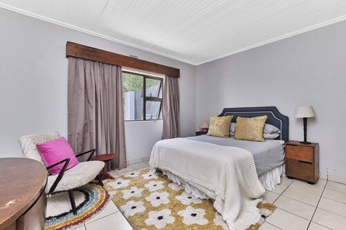 Cozy Two Bedroom Escape