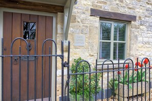 Exterior detail - Lady Lovell Cottage, 10 min walk to Burford - Pass the Keys (Burford)