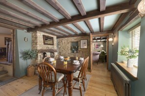 Dining - Lady Lovell Cottage, 10 min walk to Burford - Pass the Keys (Burford)