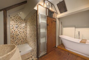 Shower, hair dryer, towels - Lady Lovell Cottage, 10 min walk to Burford - Pass the Keys (Burford)