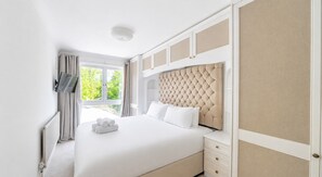 Iron/ironing board, free WiFi, bed sheets - Beautiful Family Home w/ Parking in Central Oxford -Pass the Keys (Oxford)