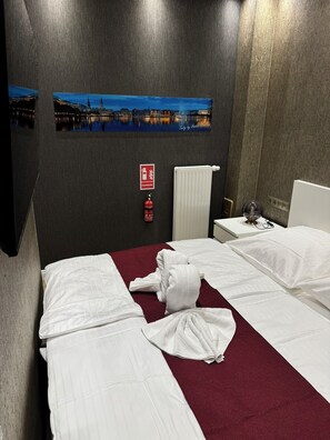 Deluxe-Suite, Stadtblick | Schallisolierte Zimmer, Bügeleisen/Bügelbrett, kostenloses WLAN