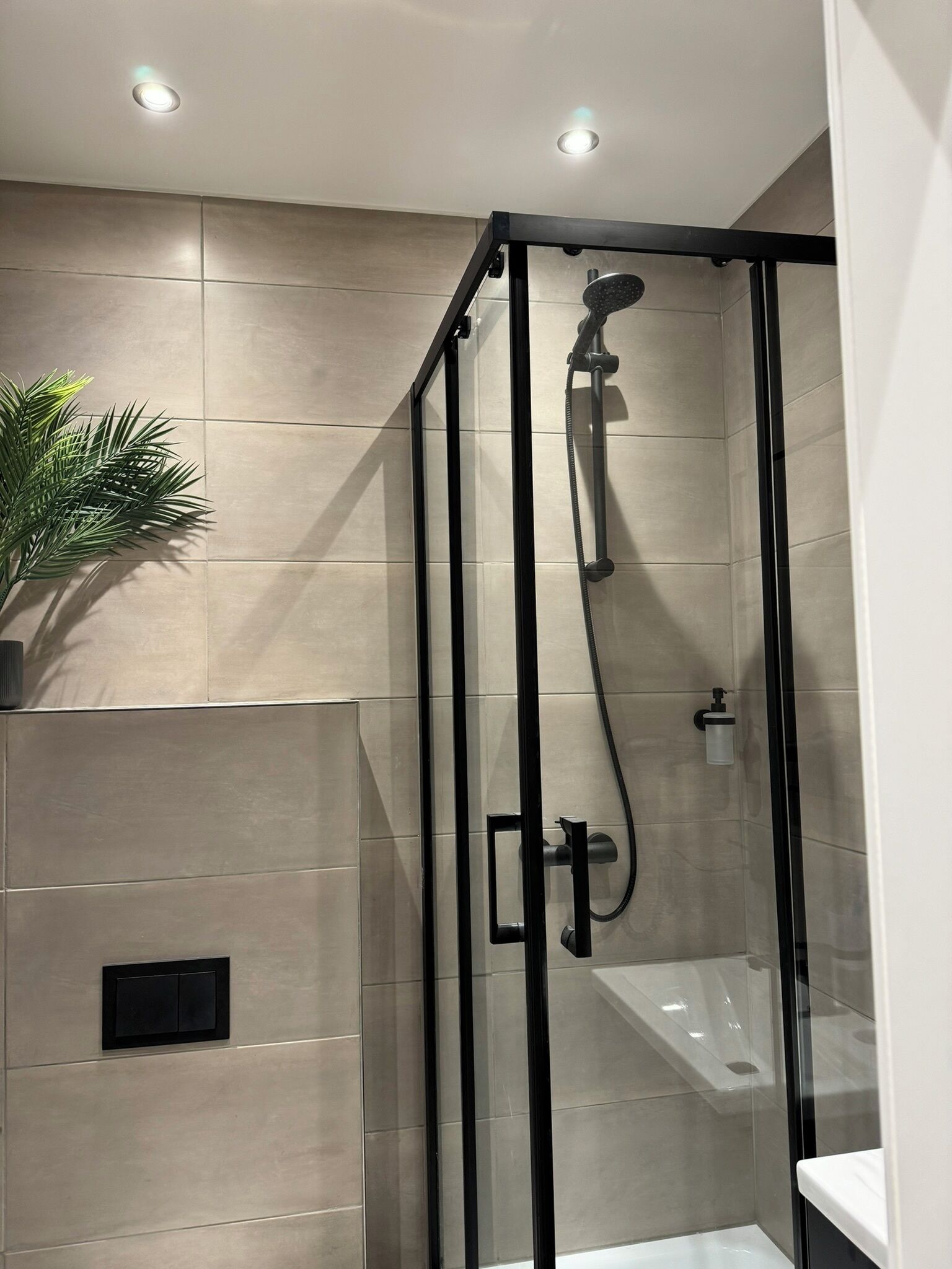 Deluxe-suite - byudsigt | Badeværelse | Gratis toiletartikler, hårtørrer, håndklæder, Sæbe