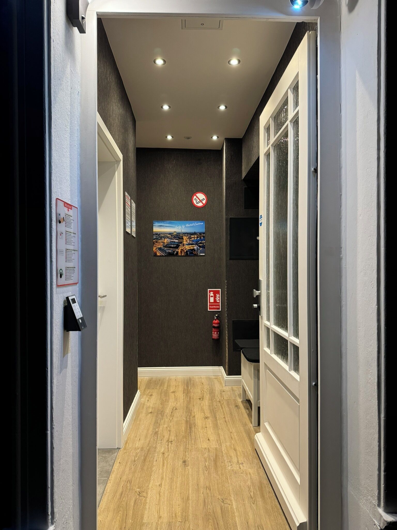 Deluxe Suite, City View | Interior