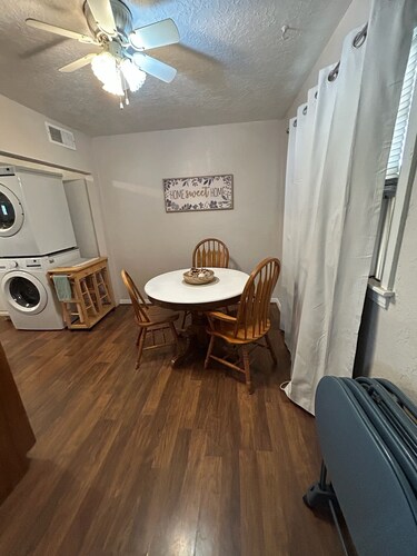 Perfect 2-bedroom house with AC in charming Clovis
