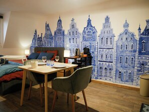 Dining - Vrbo Property (Arras)