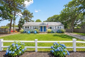 Exterior - Waterview Half-Duplex -Walk 2 Seagull Beach/Kayaks (Yarmouth)