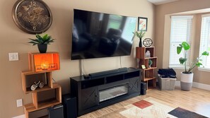 Living area - 3-bedroom house in peaceful Boise with cool AC and charm.  Biker's Paradise! (Boise)