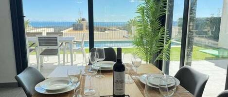 お食事