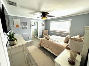 4 habitaciones, tabla de planchar con plancha, wifi y ropa de cama 