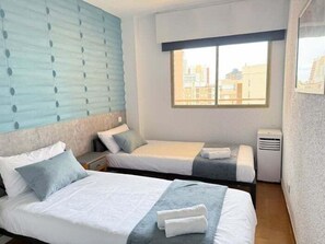 Iron/ironing board, Internet - Apartment with swimming pool in Benidorm (Benidorm)
