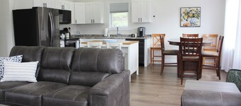 Charming 3BR Cottage Near Cousins Shore Beach