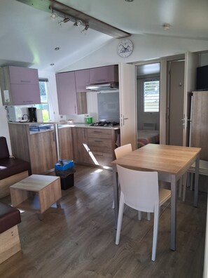 Dining - Vrbo Property (Dolus-d'Oléron)