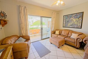 TV - Casa Blanca Golf Villas A101 (Puerto Peñasco)