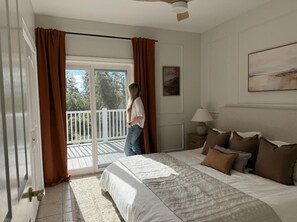 Desk, travel cot, WiFi, bed sheets - Stunning views Montana del Oro by Casa Oso (Mariposa)