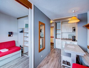 Apartment | Dining - Ski-in Stay for Four in Tignes (Tignes)