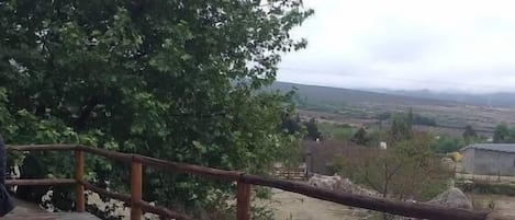 Standard Bungalow, Balcony, Mountain View | Outdoor dining