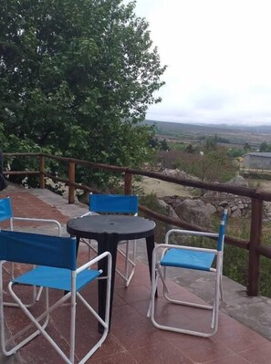 Standard Bungalow, Balcony, Mountain View | Outdoor dining - Portal de la Ovejería (Tafi del Valle)